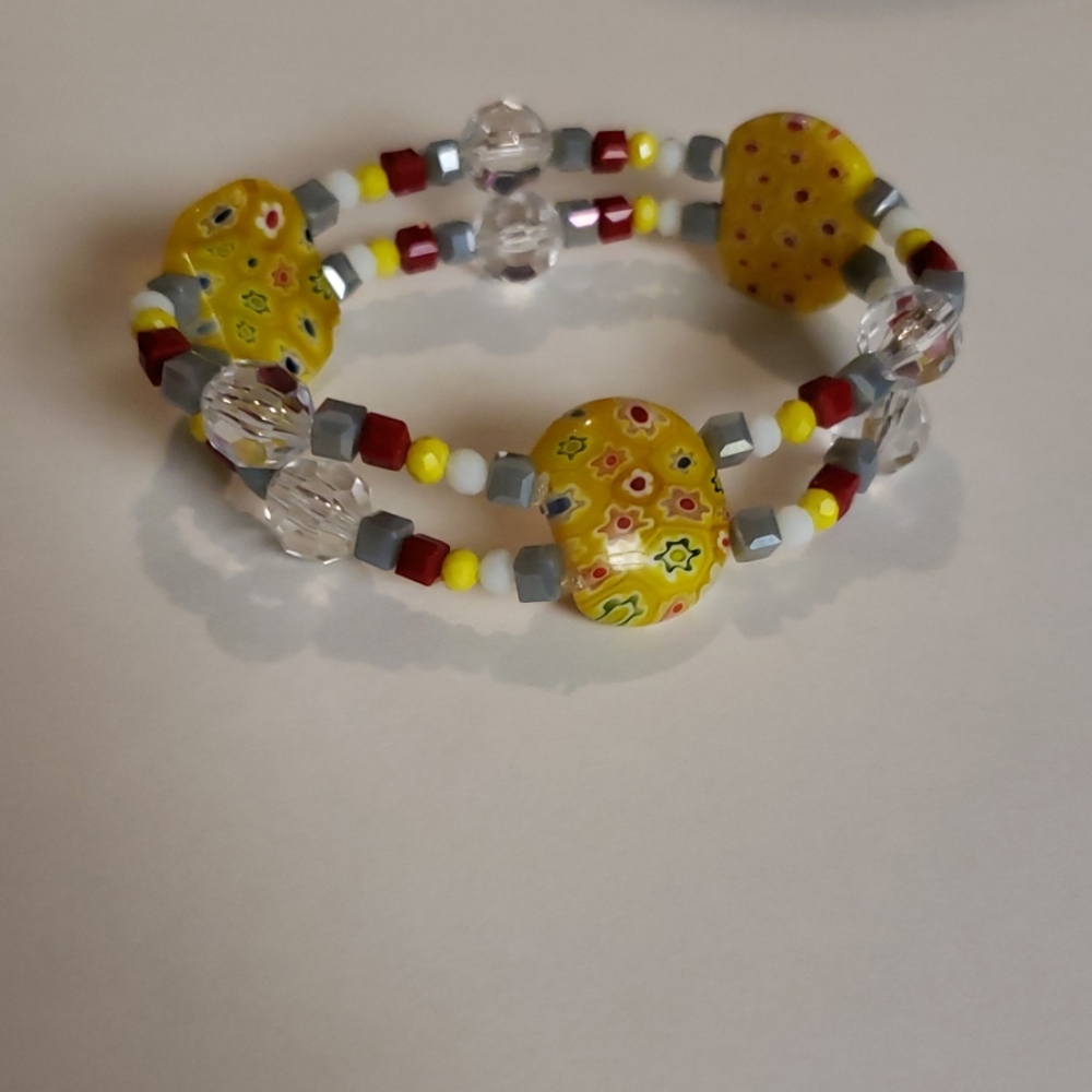 7 inch stretchy bracelet with Mille Fiore bead - Picture 1 of 4